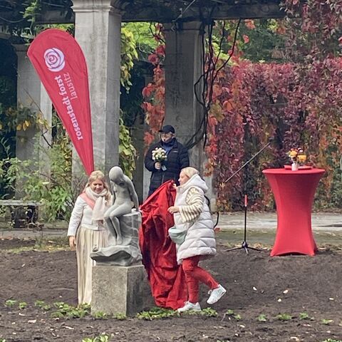 Enth&uuml;llung der Wassernixe im Wehrinselpark